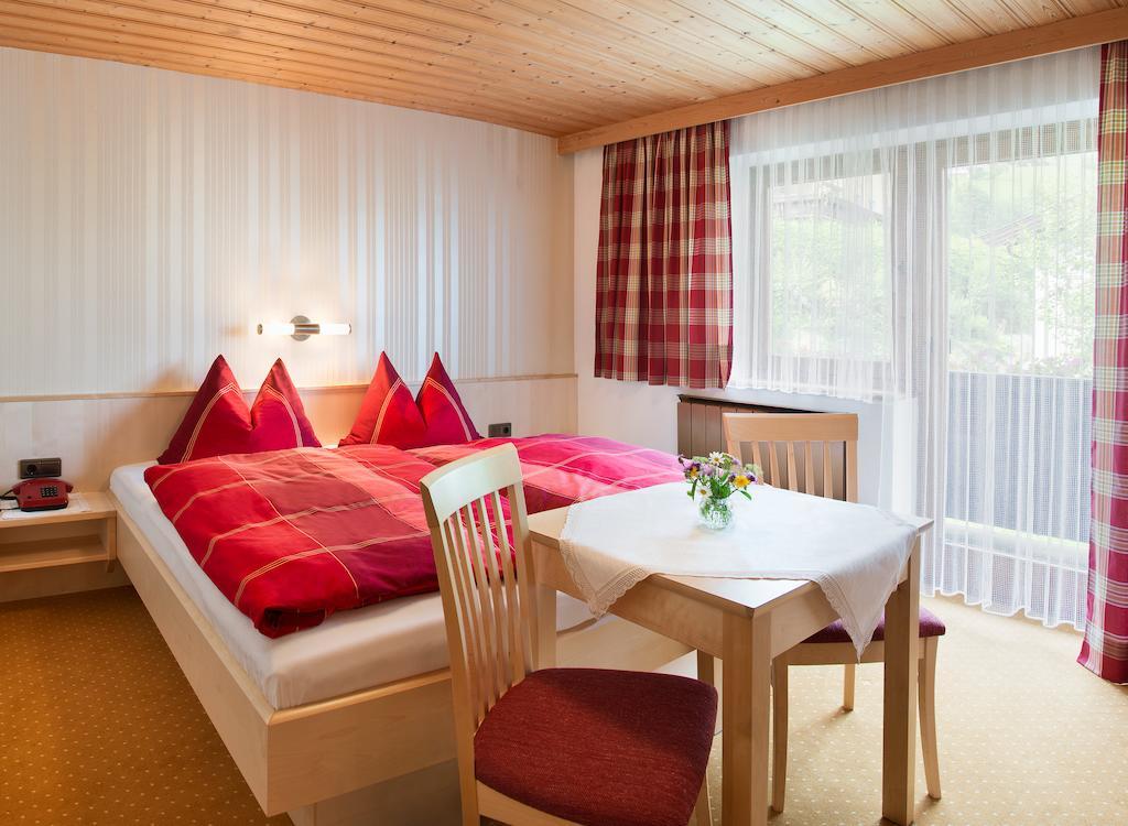 Ferienwohnung Gästehaus Hofer Brixen im Thale Zimmer foto